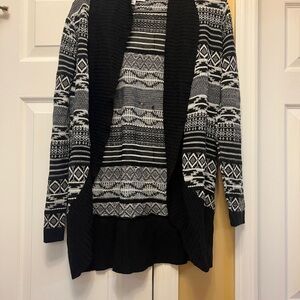 Black and White Patterned Women's Sweater